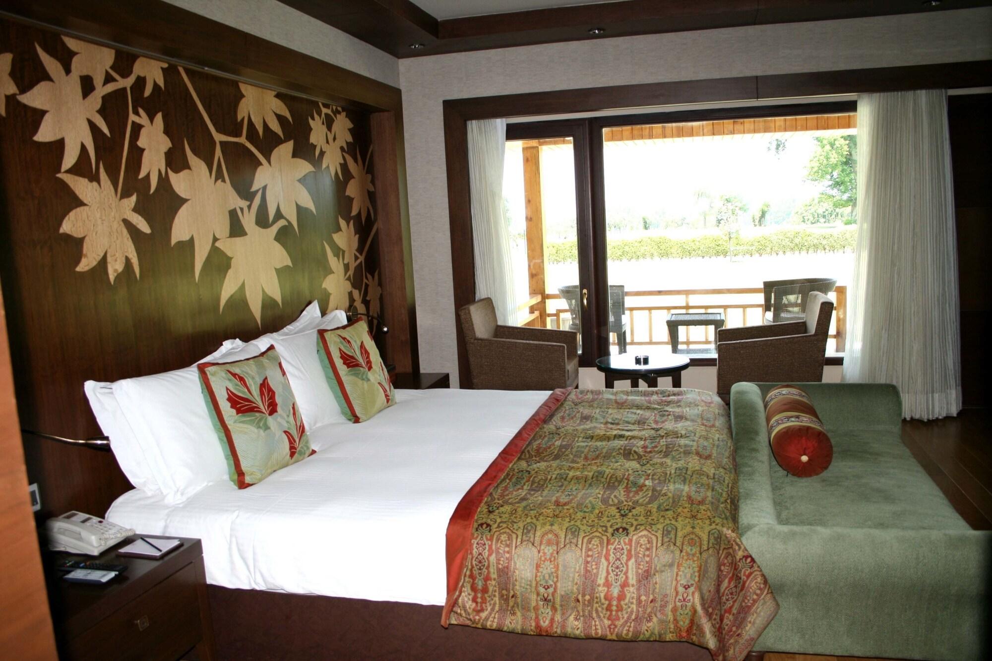 The Lalit Grand Palace Srinagar Eksteriør bilde